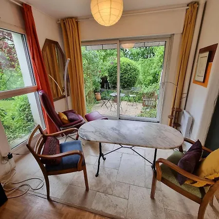 Small Corner Of Fullness Near Fourviere & Vieux * 리옹